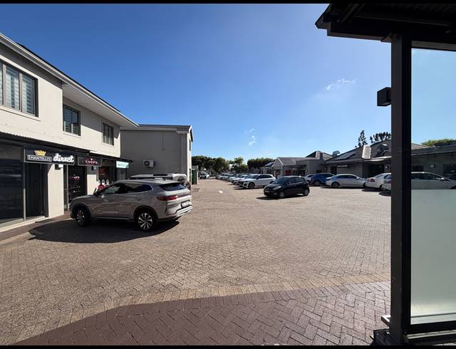 46.20M² BUILDING TO LET IN CLAREMONT